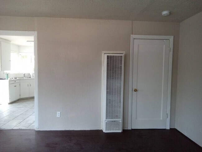 Building Photo - 1280 High St