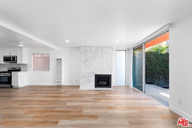 Building Photo - 122 Buccaneer St