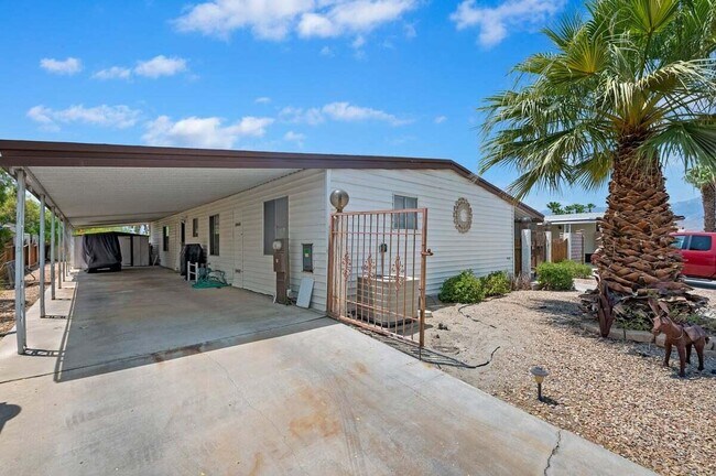 Foto del edificio - 73229 Adobe Springs Dr