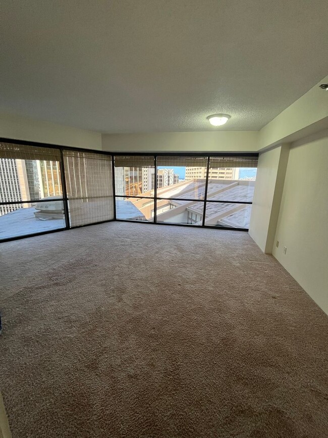 Foto del edificio - Downtown- 1 Bedroom, 1 Bathroom, 1 Parking...