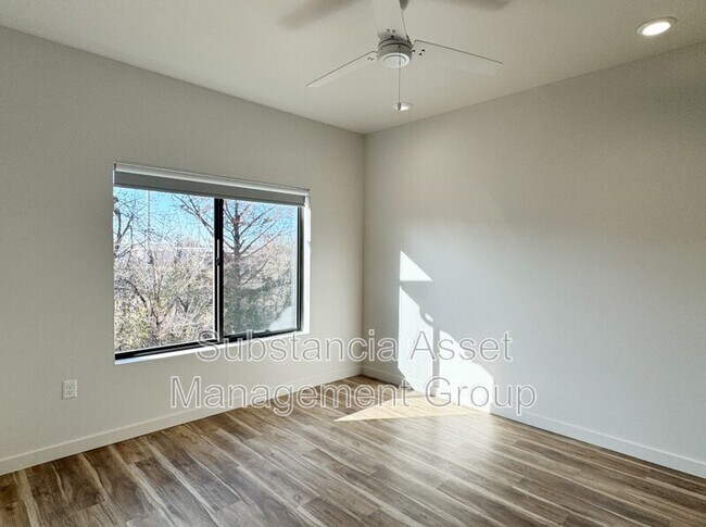 Foto del edificio - 1665 Midtown Pl