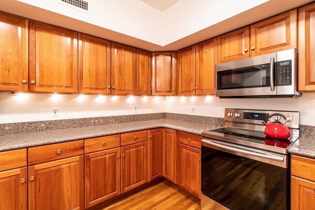 Building Photo - 57 Appleton St