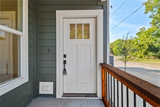 Foto del edificio - 588 S Willow Ave