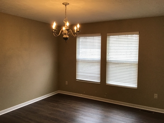 Foto del edificio - 5557 Windsor Ct