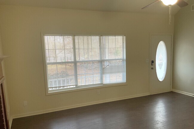 Building Photo - 50 Paces Landing Ln