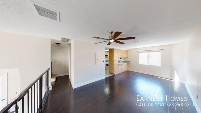Foto del edificio - 14401 Plummer St