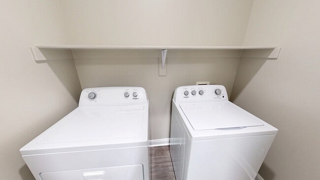 In-Unit Washer & Dryer - Double Creek Flats Apartments
