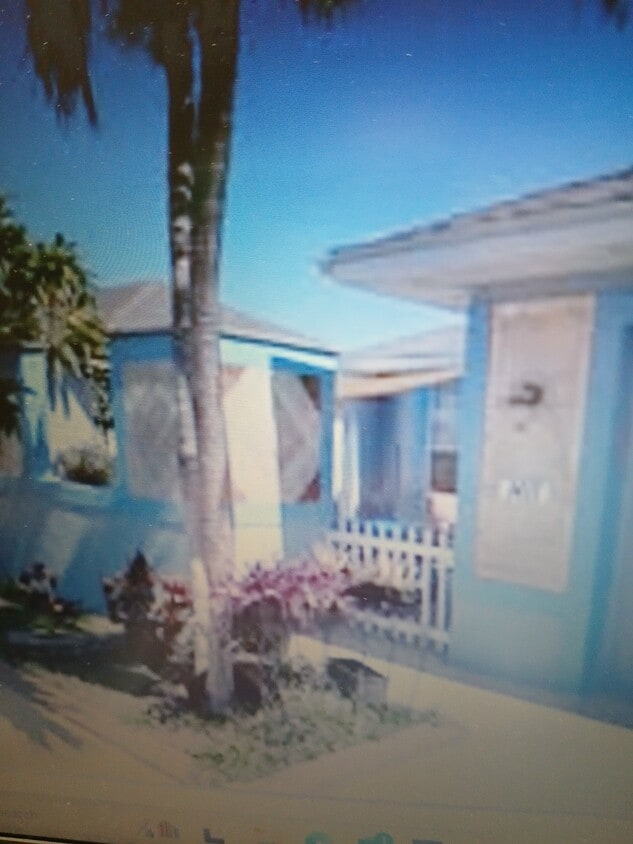 Entrada frontal - 1411 Gleason Pky