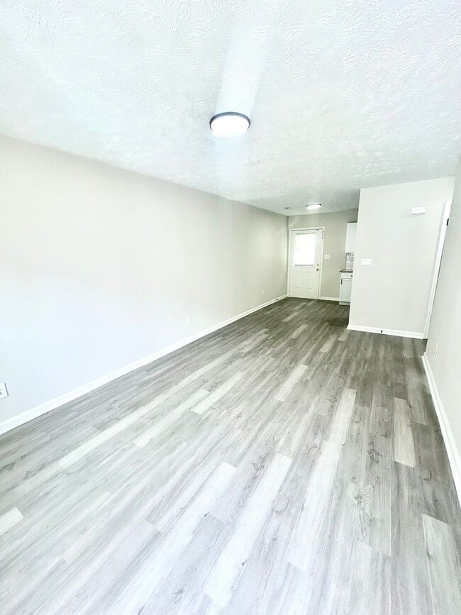 Interior Photo - Forest Pointe