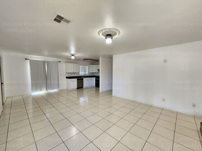 Foto del edificio - Charming 3 bedroom and 2 bathroom house.