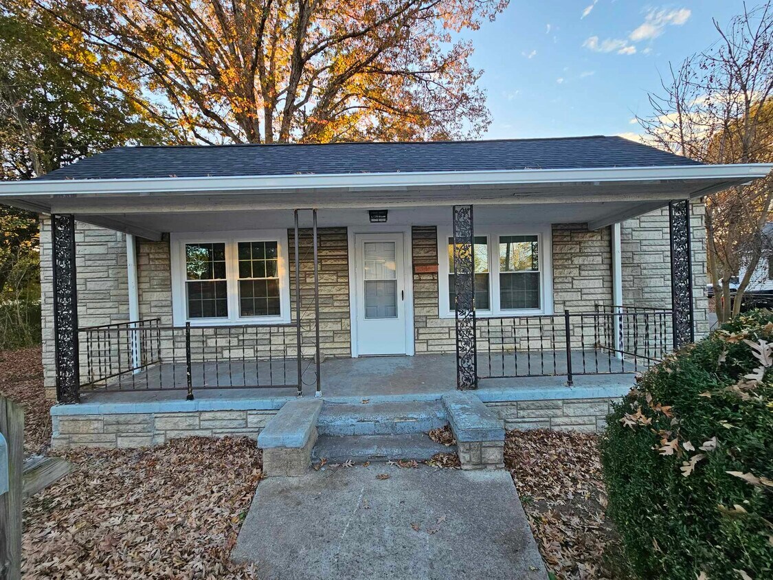 203 S Fieldcrest Rd, Eden, NC 27288 House Rental in Eden, NC