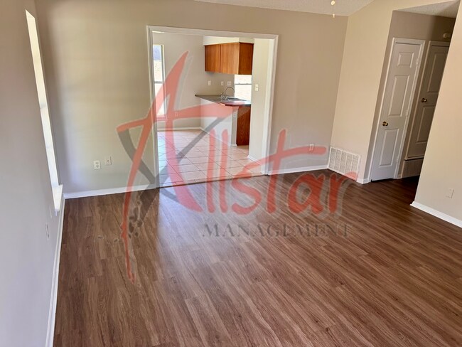 Foto del edificio - 10515 Oak Leaf Dr