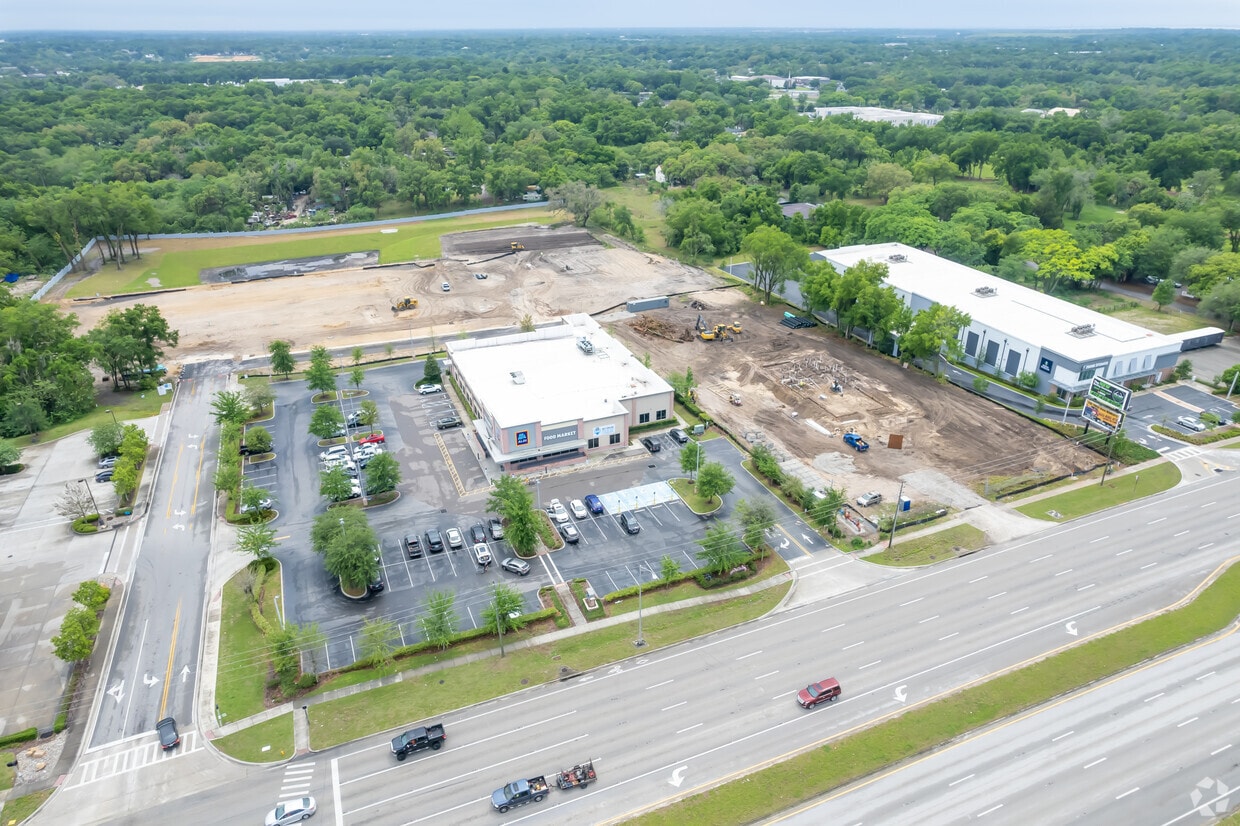 Willow Grove Townhomes Apartments in Apopka, FL