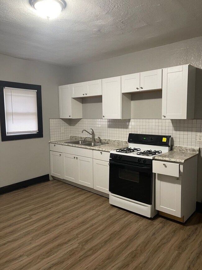 Foto del edificio - 2658-2660 N 48th St. (Duplex)
