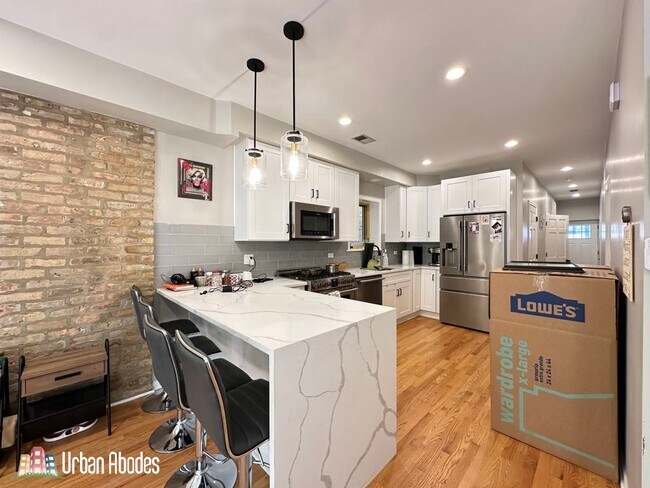 Building Photo - 1424 N Bosworth Ave