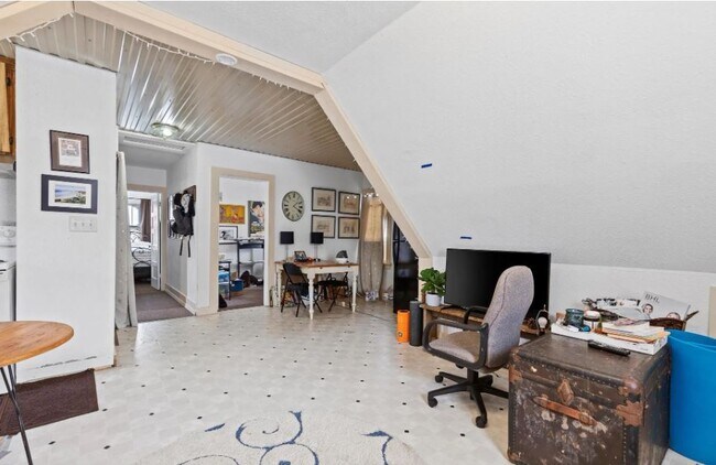 Sala de estar - 334 Gwinn Ave