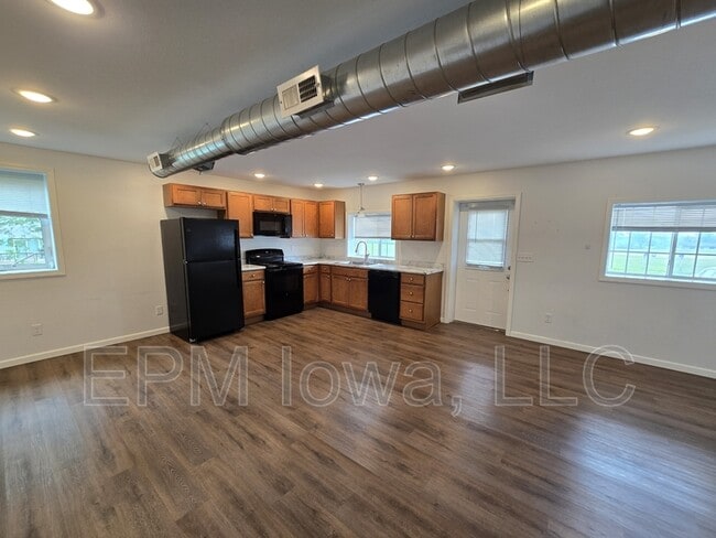 Building Photo - 904 W Welsh St