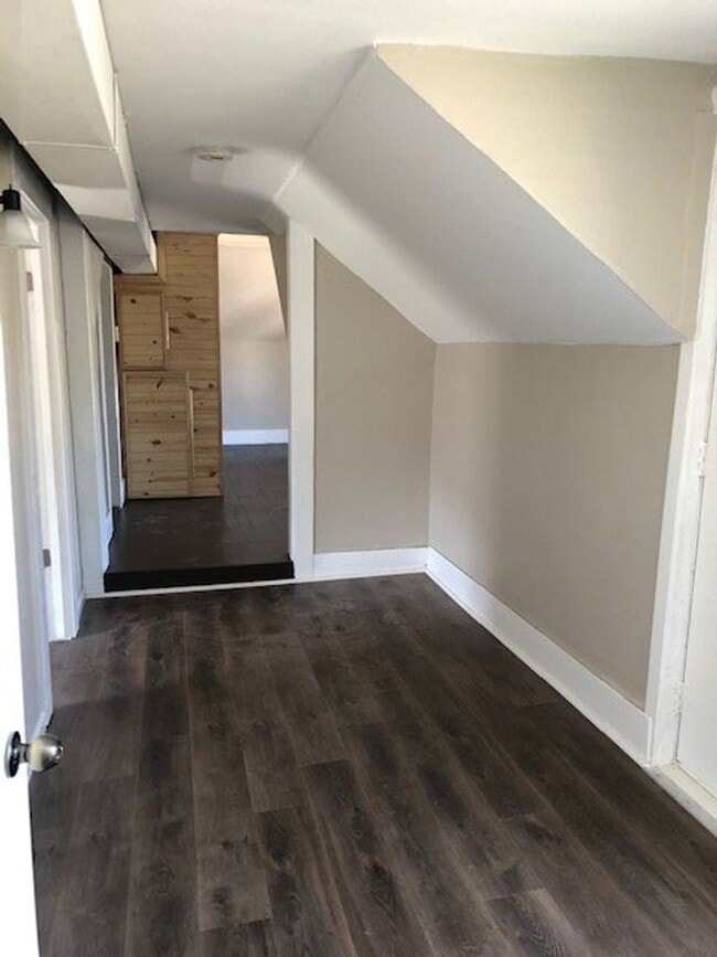 Building Photo - 1832 Bellinger St