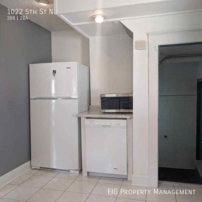 Foto del edificio - Available 3/31/2023