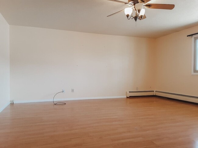 Building Photo - UTILITIES INCLUDED! Large 3 bed/ 1.5 bath ...