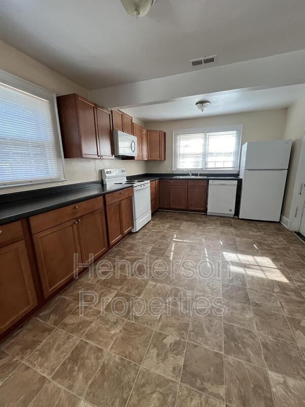 Foto del edificio - 135 Bradford Dr