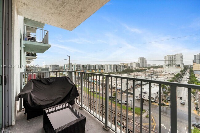 Foto del edificio - 140 S Dixie Hwy