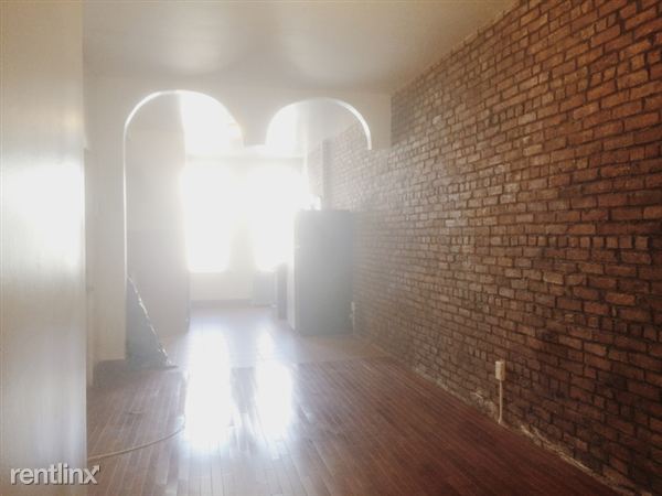 Primary Photo - 180 Knickerbocker Ave