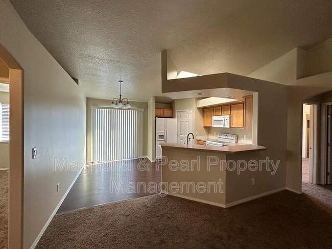 Building Photo - 16538 Sadie Ave