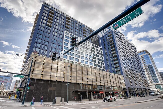 Foto del edificio - Northwest Facing 1 bedroom, 1 bathroom Con...