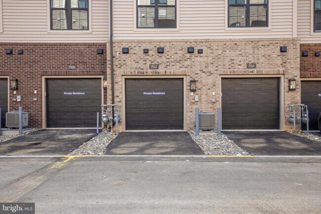 Foto del edificio - 7512 Sawyer Farm Way