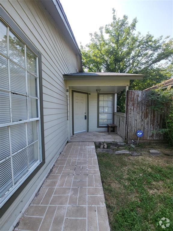 Building Photo - 9712 Eastwend Dr