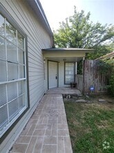 Building Photo - 9712 Eastwend Dr