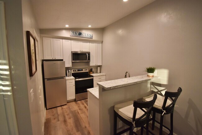 Foto del edificio - 2400 Lake Hall Rd