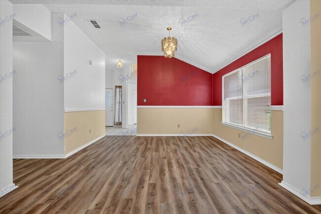Foto del edificio - 3728 Chaddybrook Ln