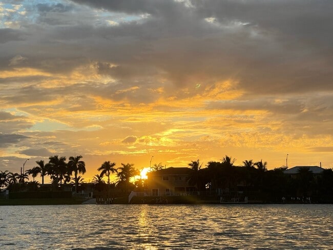 Building Photo - 137 SW 136th Pl