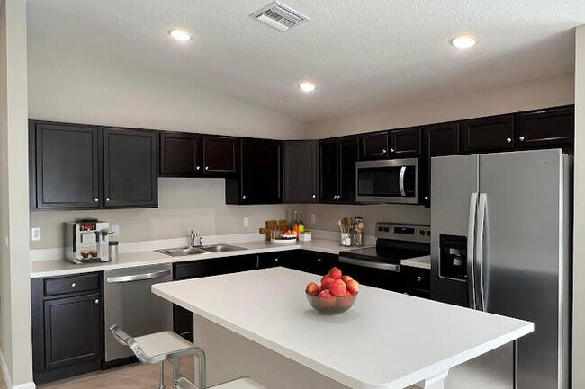 Foto del edificio - 5390 Winthrop Dr