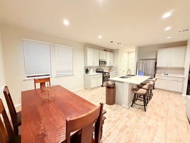 Foto del edificio - 1204 Flint Knapper Dr