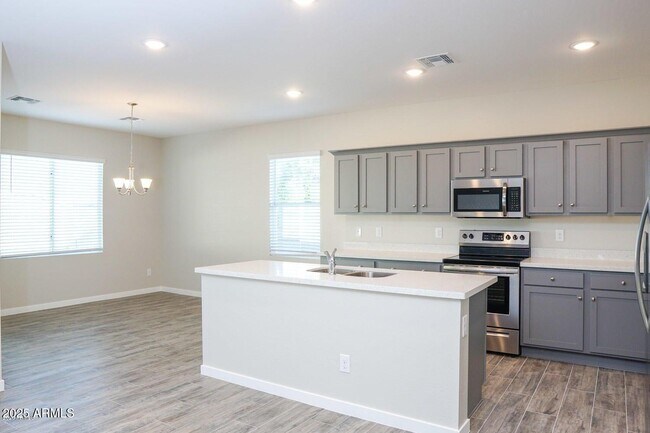 Foto del edificio - 15835 N 65th Ave