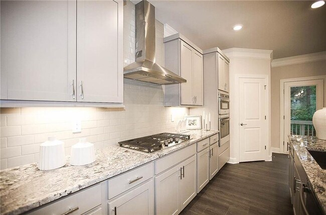 Foto del edificio - Chamblee Clairebrooke Brick Townhome For RENT