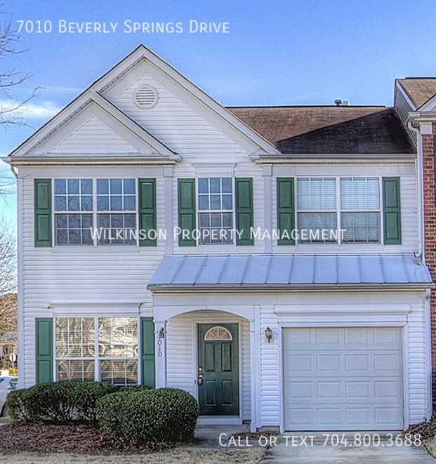 Primary Photo - Beautiful End Unit 3BD/2.5BTH Townhome in ...