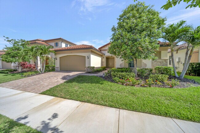 Foto del edificio - 12055 Lake Trail Ln