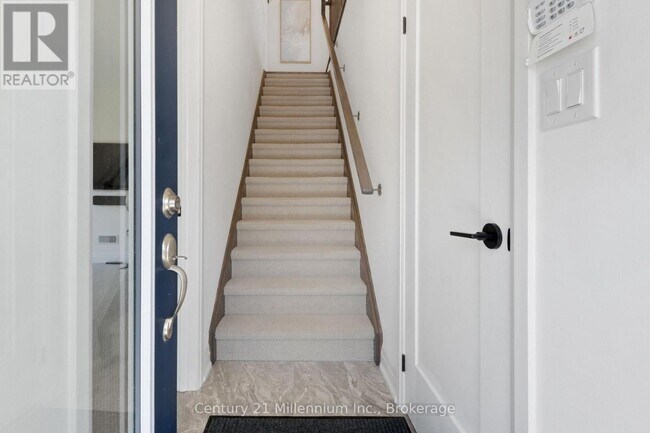 Building Photo - 5 Dunes Dr