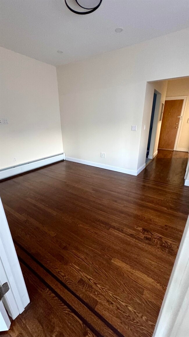 Foto del edificio - 76 Beacon Ave