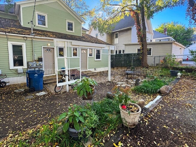 Foto del edificio - 617 Fulton St E