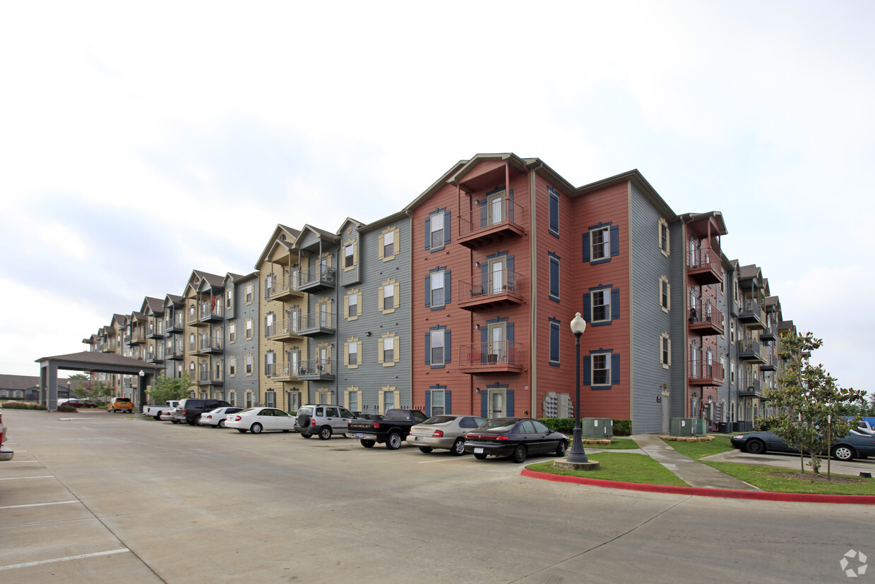 Foto del edificio - Oak Tree Manor Apartments