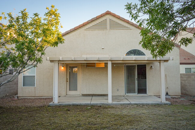 Foto del edificio - 588 Solstice Ave