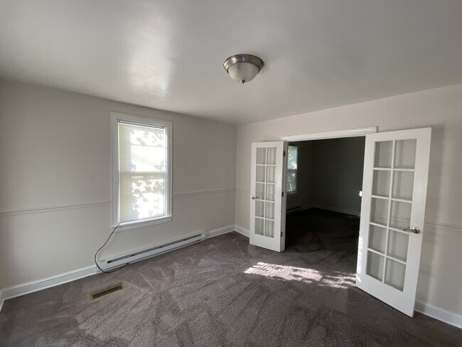 Foto del edificio - 1634 Center Mills Rd