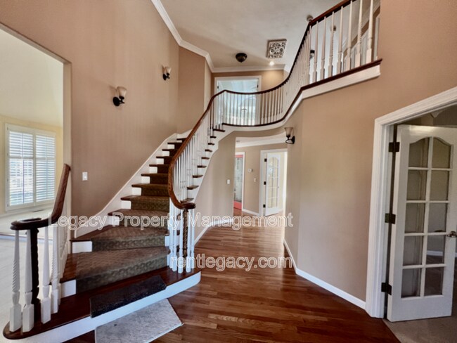 Foto del edificio - 2552 Cotswold Hill Dr