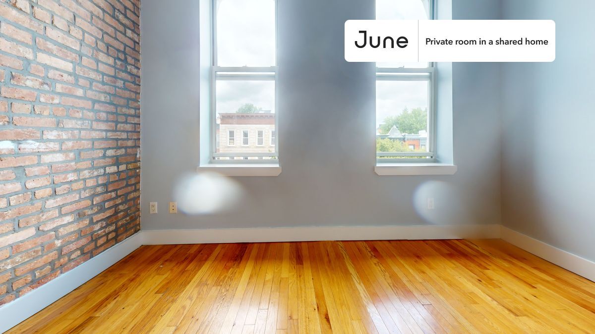 Foto principal - Private bedroom in 3 bed/1 bath Home
