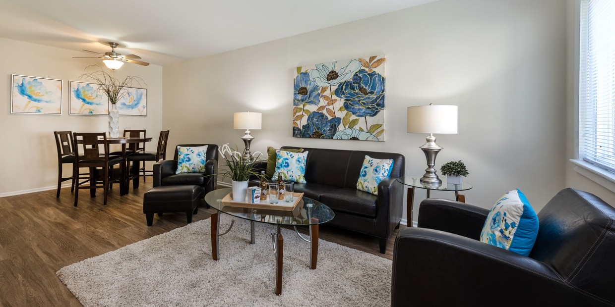 Sala de estar espaciosa - Indian River Apartments and Townhomes